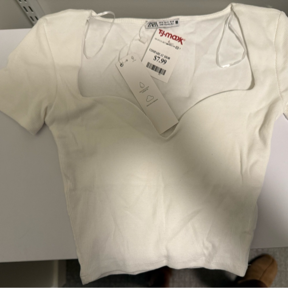 NWT- Zara Crop Top
